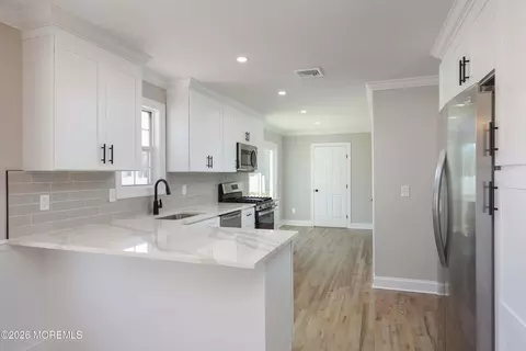 Kitchen - 65 Glenn Dr, Brick, NJ 08723 photo 1 of 4