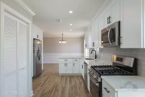 Entry Way - 65 Glenn Dr, Brick, NJ 08723 photo 3 of 3