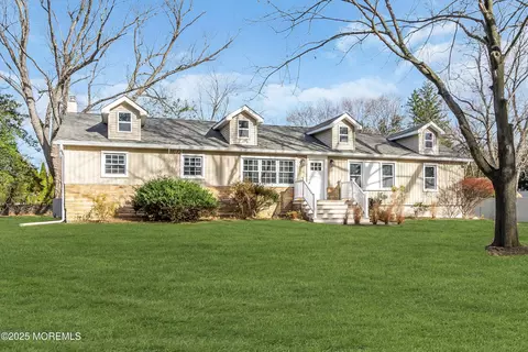 142 Freehold Rd, Manalapan, NJ 07726
