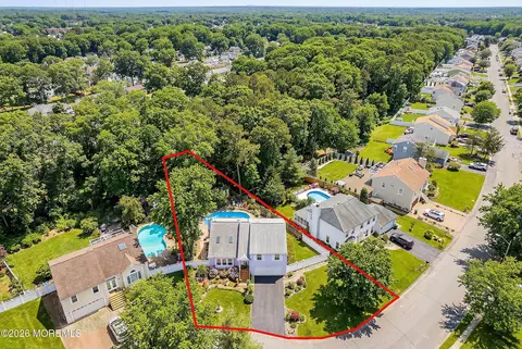 96 Heritage Dr, Howell, NJ 07731
