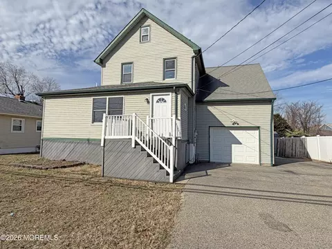 219 Poole Ave, Union Beach, NJ 07735