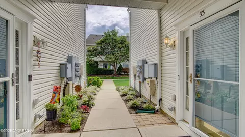 53 Winged Foot Ct, Howell, NJ 07731
