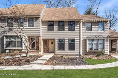 902 Bent Trl, Toms River, NJ 08753