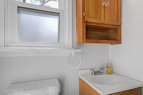 Bath - 726 Maple Ave, Brick, NJ 08724 photo 1 of 2