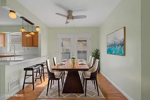 Dining - 726 Maple Ave, Brick, NJ 08724 photo 2 of 2
