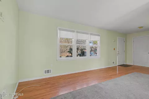 Living - 726 Maple Ave, Brick, NJ 08724 photo 5 of 5
