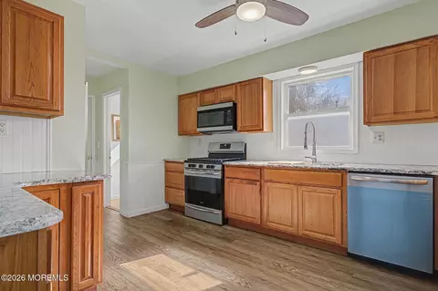 Kitchen - 726 Maple Ave, Brick, NJ 08724 photo 2 of 3