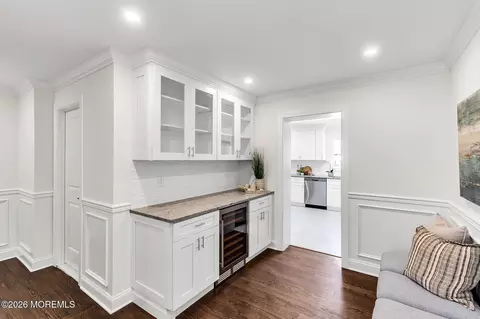 Entry Way - 65 Ravine Dr, Matawan, NJ 07747 photo 4 of 5