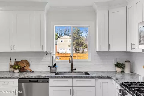 Kitchen - 65 Ravine Dr, Matawan, NJ 07747 photo 4 of 5