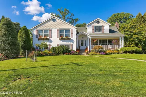 20 Rivers Edge Dr, Little Silver, NJ 07739