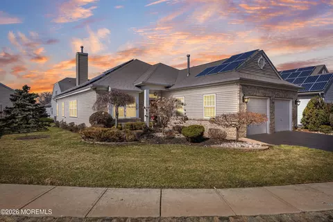 9 Sonoma St, Monroe, NJ 08831