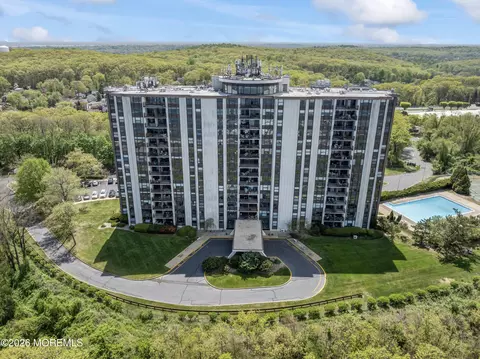 1 Scenic Dr #204, Highlands, NJ 07732
