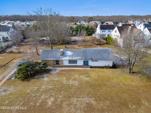 212 Fort Plains Rd, Howell, NJ 07731