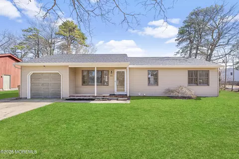 351 Western Blvd, Bayville, NJ 08721