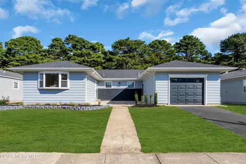 145 Cabrillo Blvd, Toms River, NJ 08757