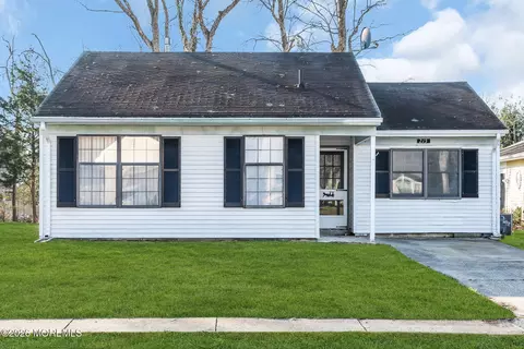 215 Lexington Dr, Little Egg Harbor, NJ 08087