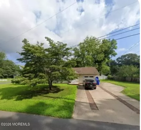 674 White Cedar Dr, Toms River, NJ 08753