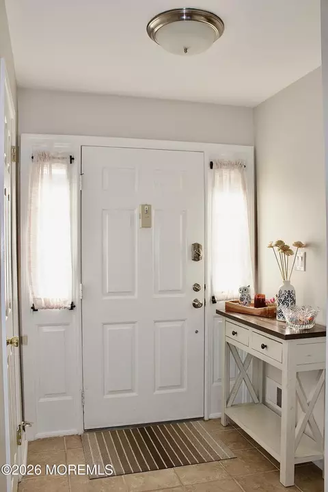 Entry Way - 33 Balmoral Ct, Matawan, NJ 07747 photo 1 of 1