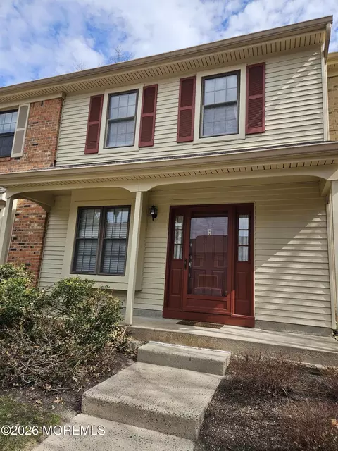 33 Balmoral Ct, Matawan, NJ 07747