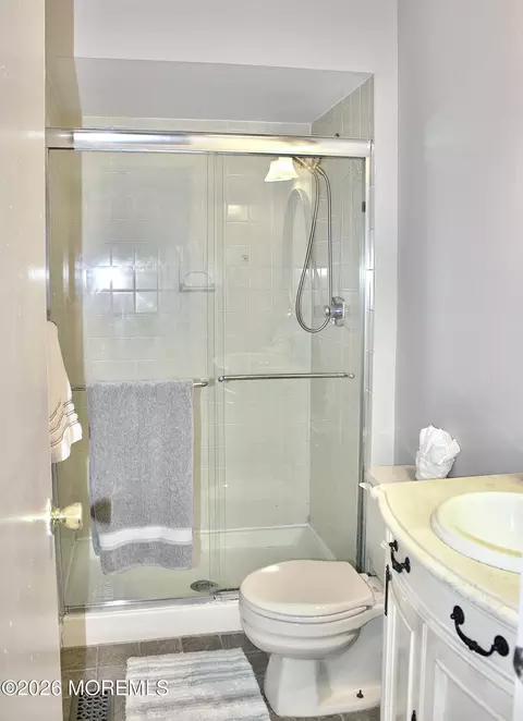 Bath - 33 Balmoral Ct, Matawan, NJ 07747 photo 3 of 3