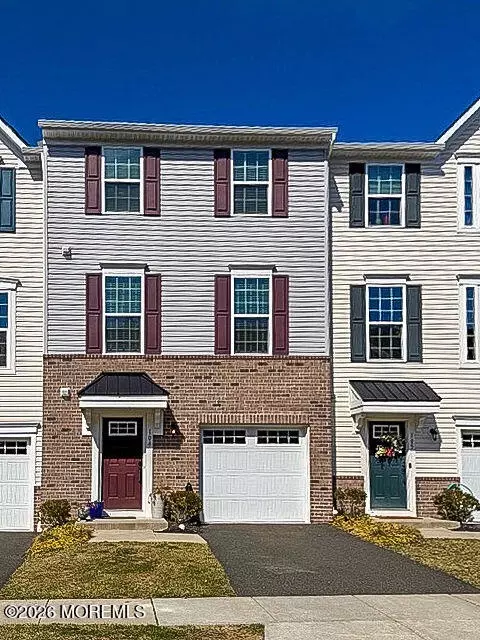 104 High Pointe Ln, Tinton Falls, NJ 07753