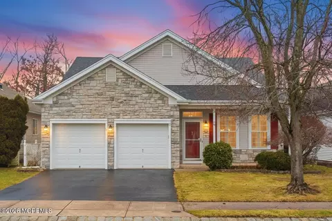 9 Robin Ln, Barnegat, NJ 08005