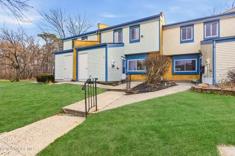 21 Chatham Ct, Brick, NJ 08724