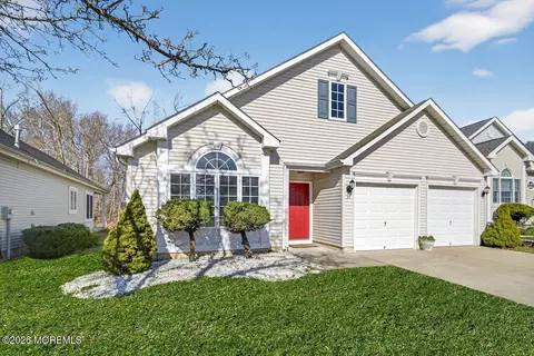 39 Spyglass Dr, Jackson, NJ 08527