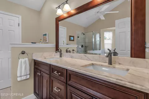 Bath - 12 Charles Ct, Ocean, NJ 07712 photo 3 of 4