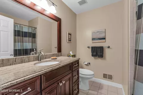 Bath - 12 Charles Ct, Ocean, NJ 07712 photo 2 of 4