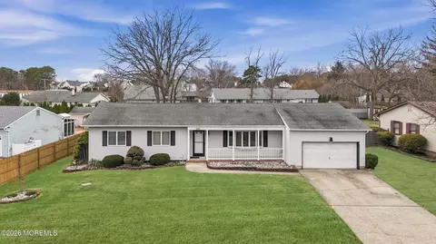 333 Savannah Rd, Toms River, NJ 08757