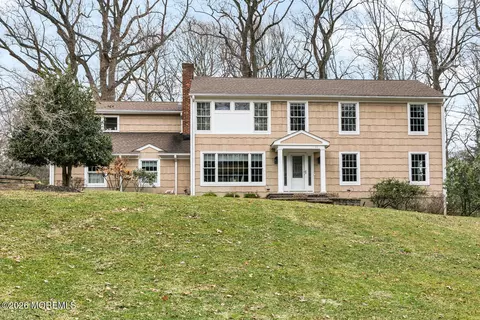 44 Tall Tree Rd, Middletown, NJ 07748