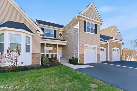 51 Traditions Pl, Monroe, NJ 08831