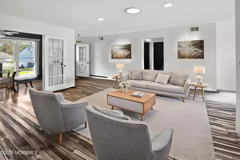 826 Liverpool Cir # B, Manchester, NJ 08759