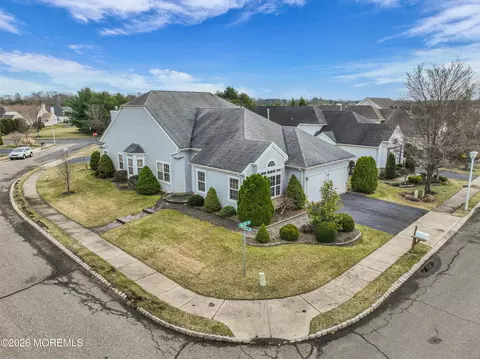 81 Halsted Dr, Manchester, NJ 08759