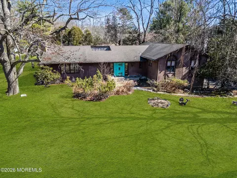 6 Surrey Ln, Ocean, NJ 07712
