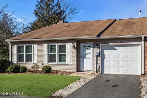 106 Petty Pl, Lakewood, NJ 08701