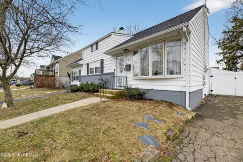 21 Anderson St, Union Beach, NJ 07735
