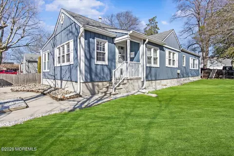 1018 Woodmere Dr, Keyport, NJ 07735