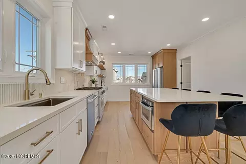 24 Surf St, Sea Bright, NJ 07760