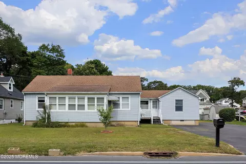 230 Drum Point Rd, Brick, NJ 08723