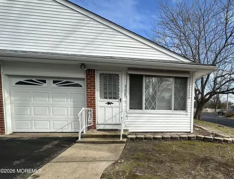 517 B Lilac Ln, Whiting, NJ 08759