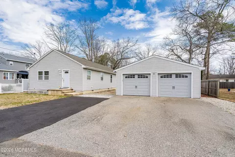 636 Chelsea St, Forked River, NJ 08731