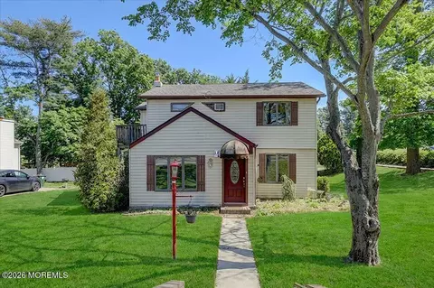 659 Holmdel Rd, Hazlet, NJ 07730