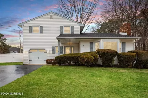 13 Ellingham Ave, Monroe, NJ 08831