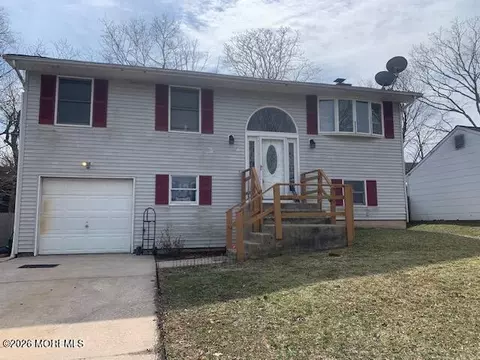 129 Village Dr, Barnegat, NJ 08005