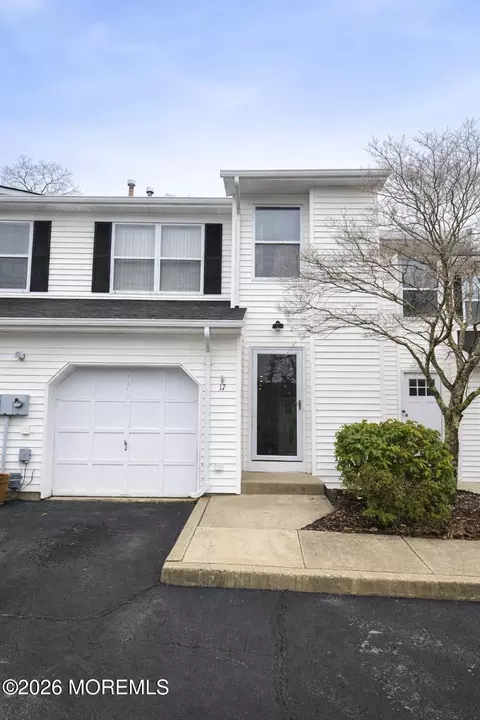 17 Vincent Ct, Little Egg Harbor, NJ 08087