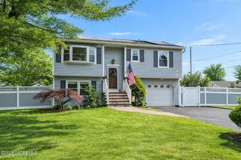 42 York Ave, Port Monmouth, NJ 07758