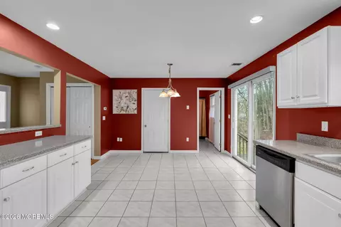 Kitchen - 9 Forecastle Way, Waretown, NJ 08758 photo 8 of 8