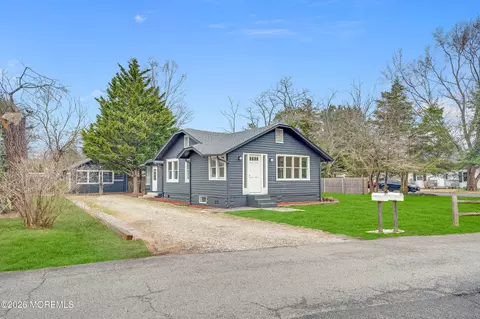 506 Godfrey Lake Dr, Brick, NJ 08724
